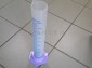 Cylinder plastikowy z podziak, ze stopk; 1 litr